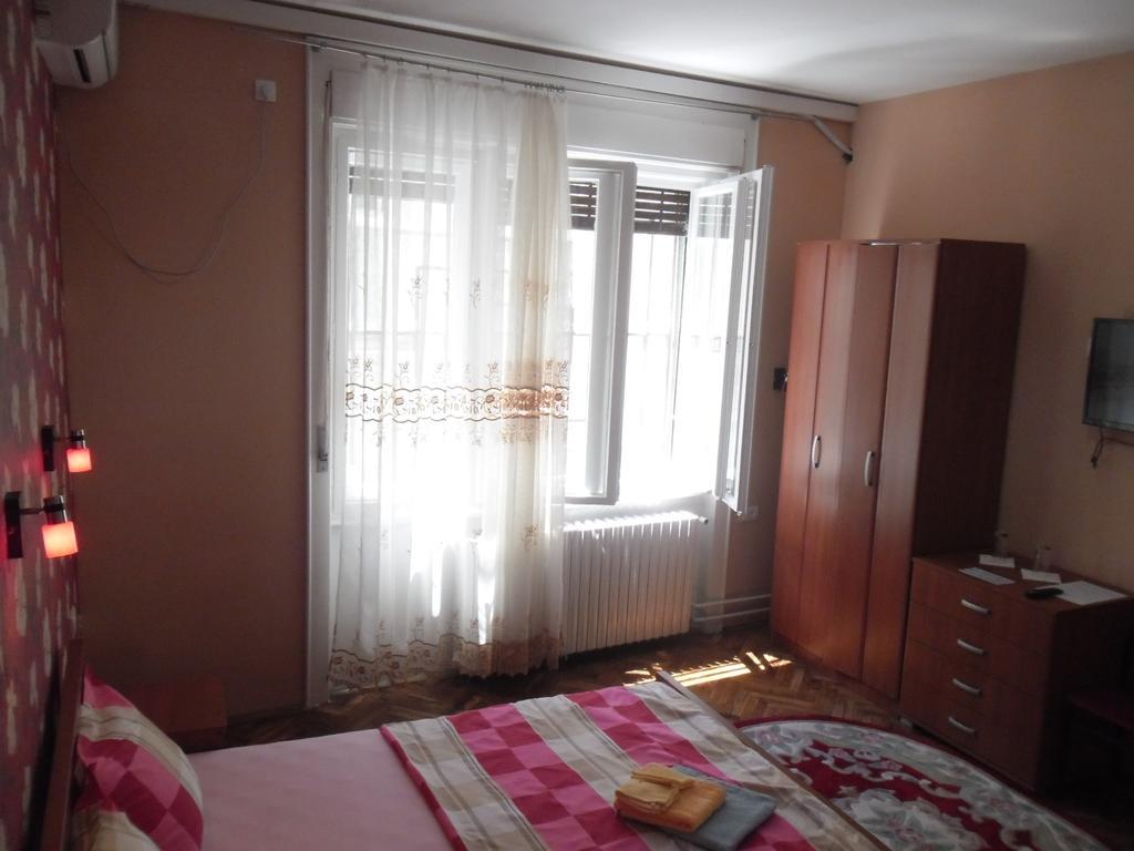 Family Top Rooms Bela Lada Sobe Новий Сад Номер фото