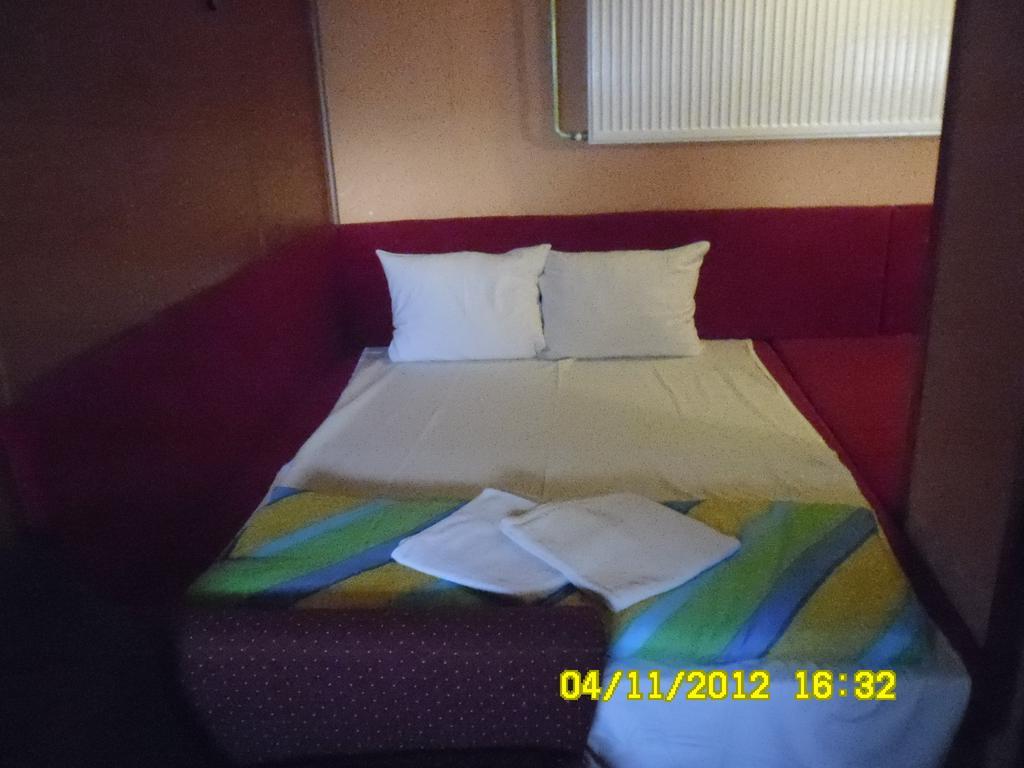 Family Top Rooms Bela Lada Sobe Новий Сад Номер фото