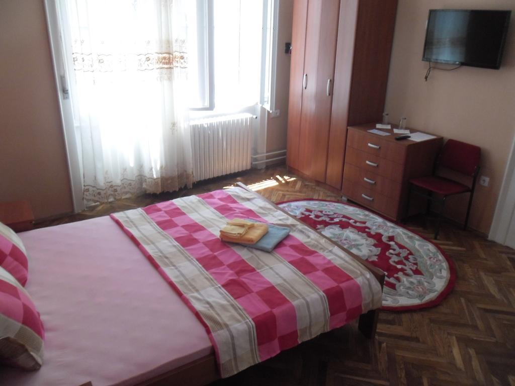 Family Top Rooms Bela Lada Sobe Новий Сад Номер фото